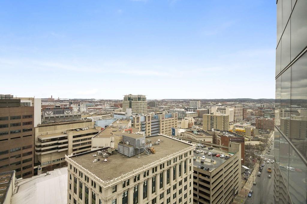 110 Stuart St - Photo 1
