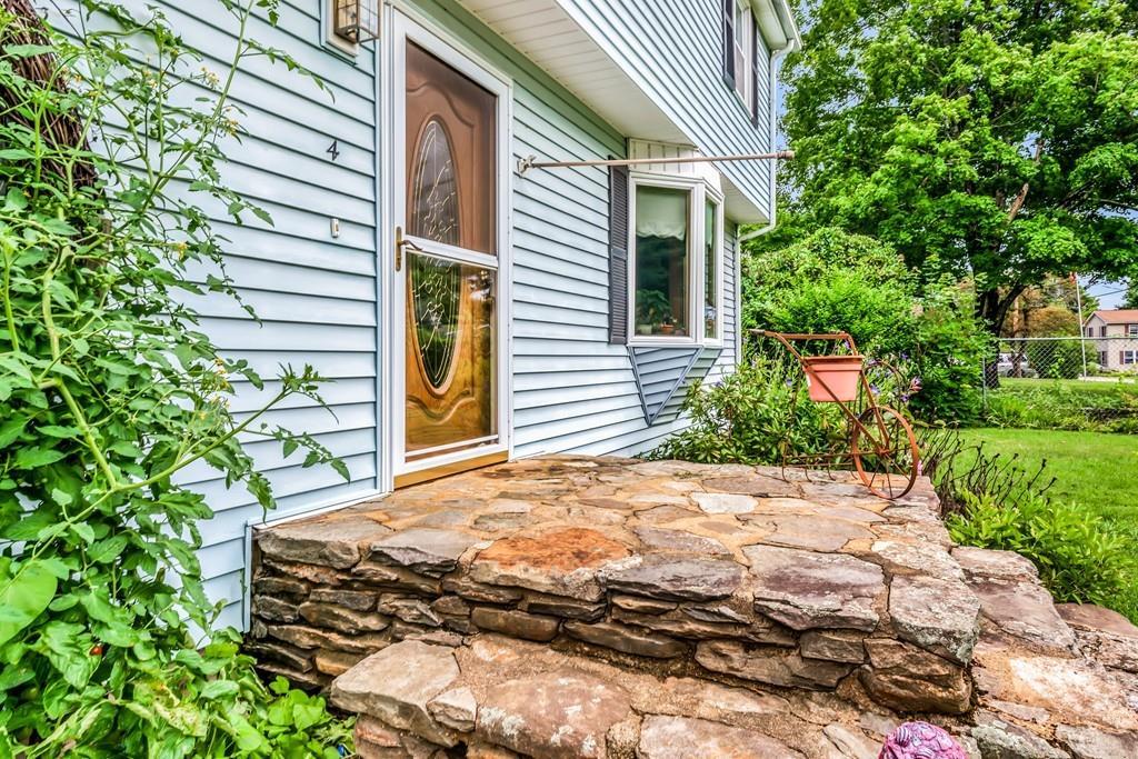 4 Lake View Ave - Photo 1