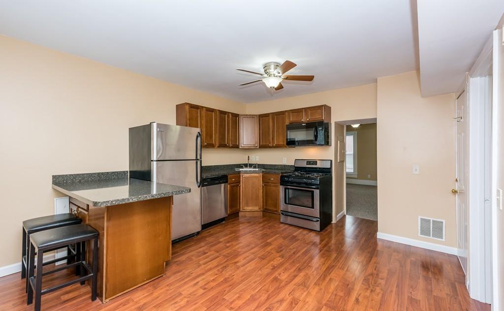 124 W 9Th St - Photo 1
