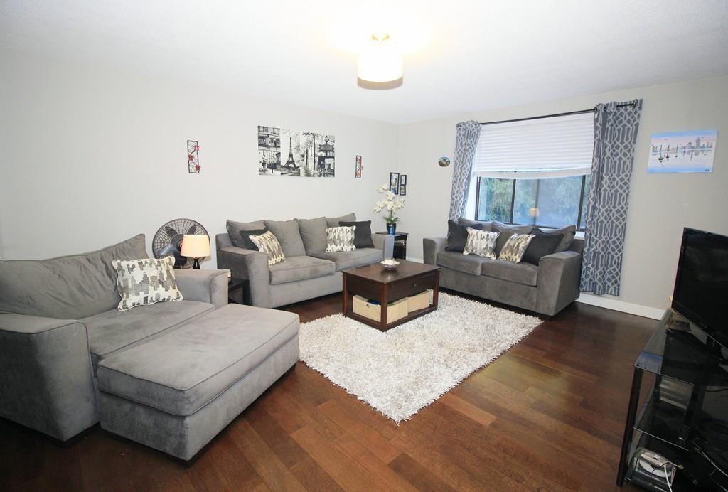 1029 Pleasant St - Photo 1