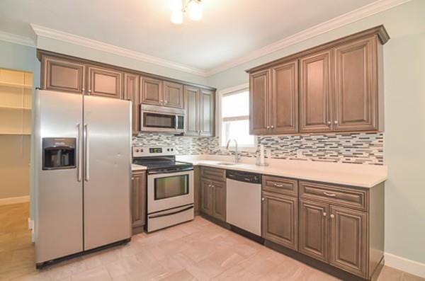176 Minot St - Photo 1