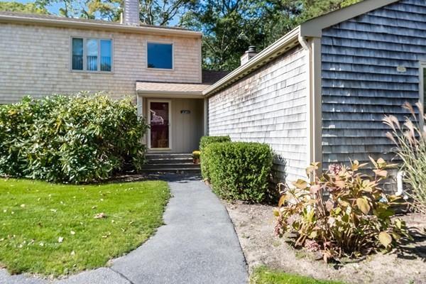 220 Southwest Meadow - Photo 1