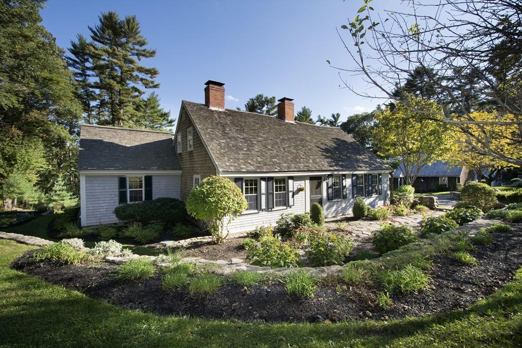 552 Forest St - Photo 1