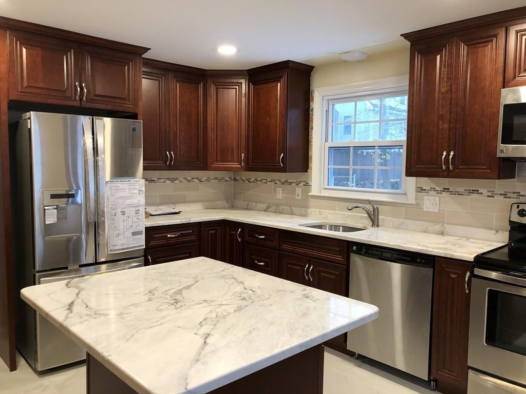 223 Renfrew St - Photo 1