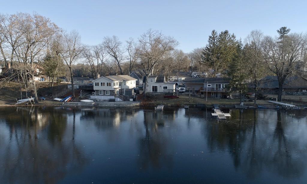 101 Lakeview - Photo 1