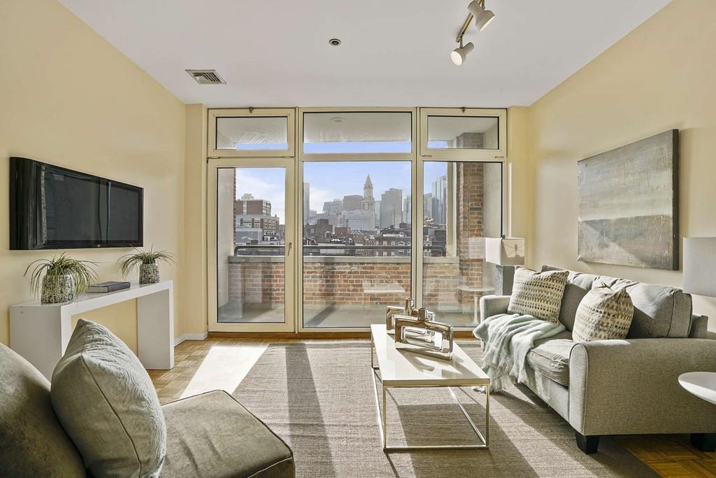 300 Commercial St - Photo 1