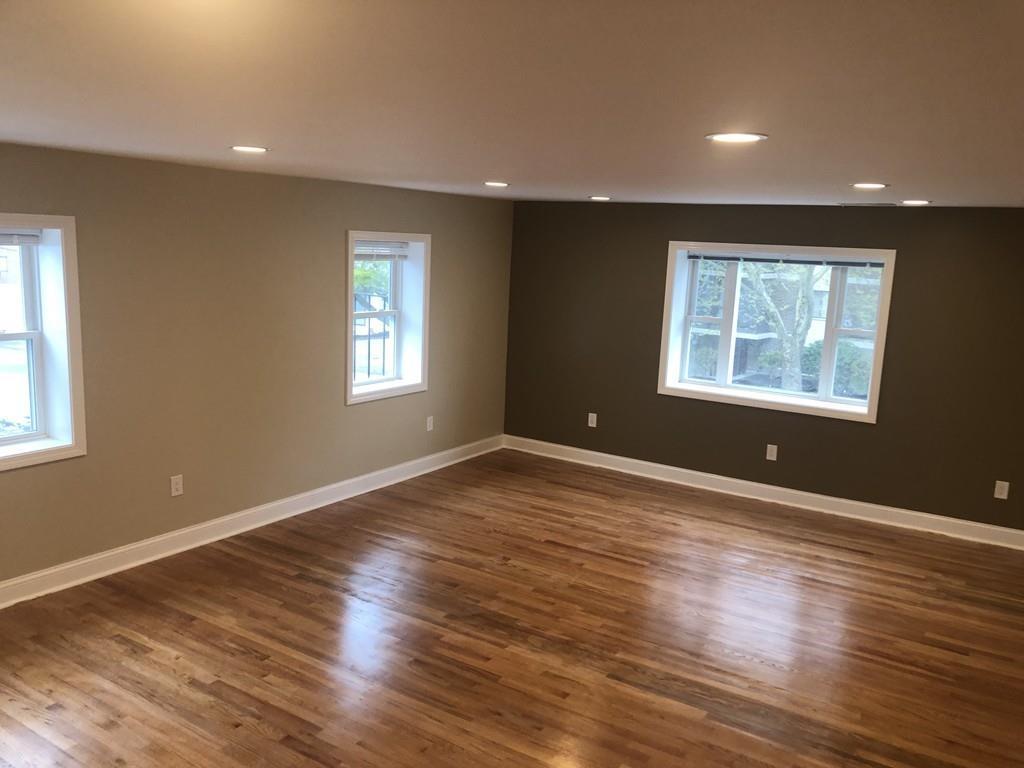 153 Galen St - Photo 1