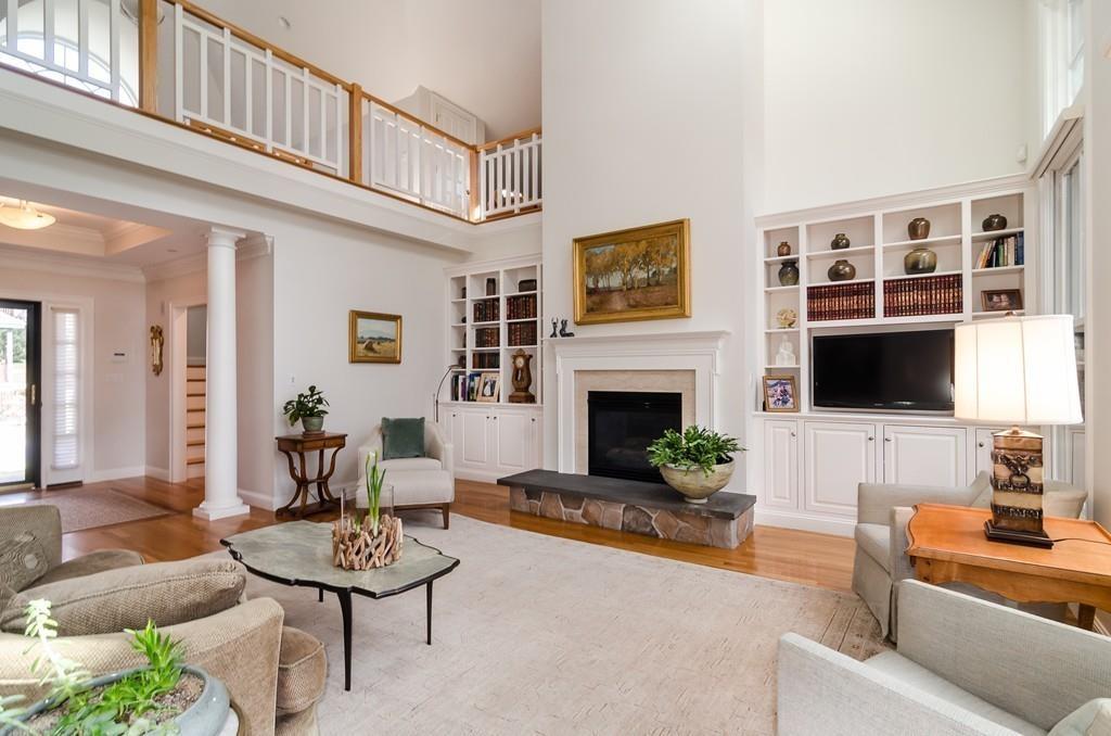 6 Hawthorne Lane - Photo 1