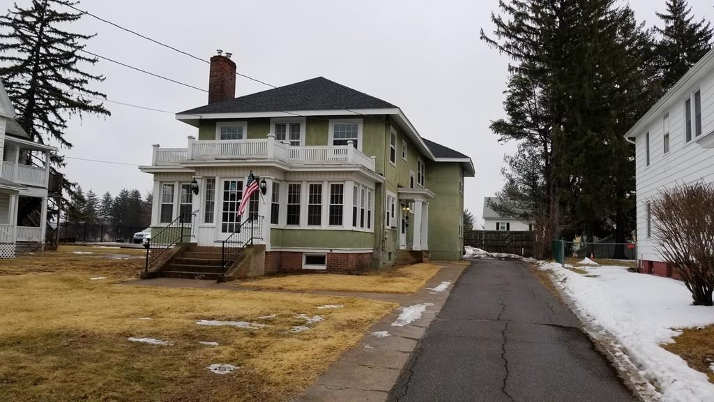 1684 Northampton St - Photo 1