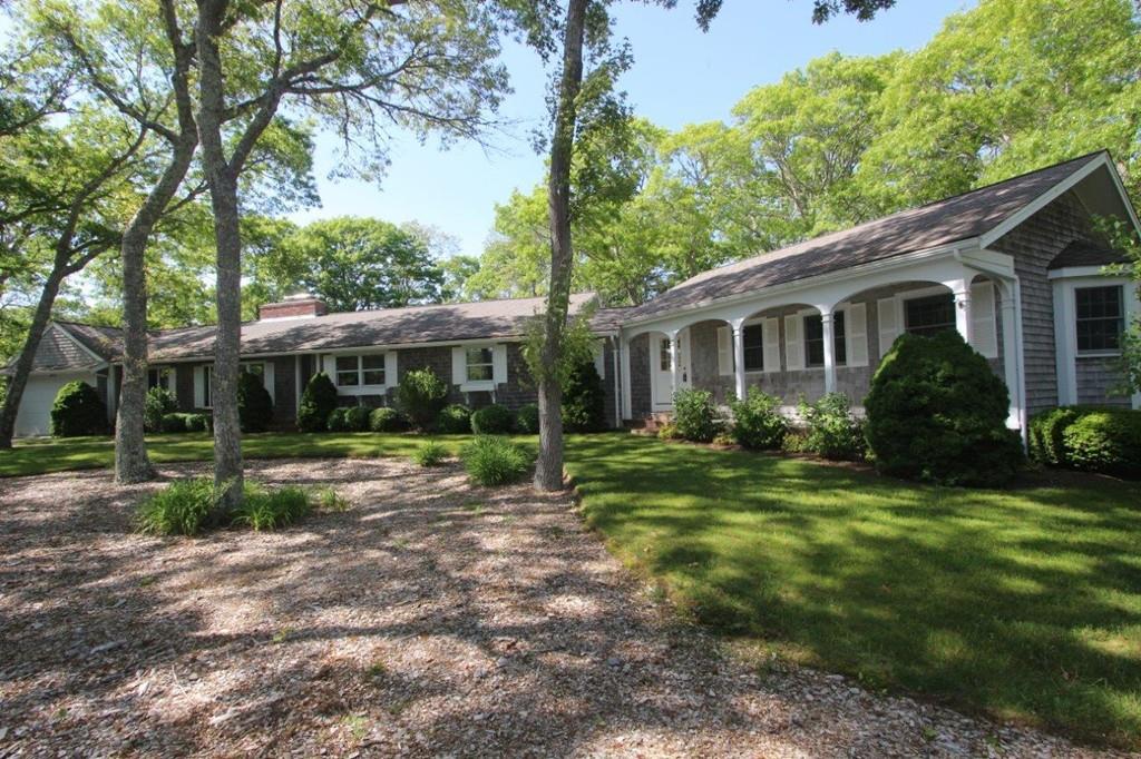 35 Oak Grove Avenue - Photo 1