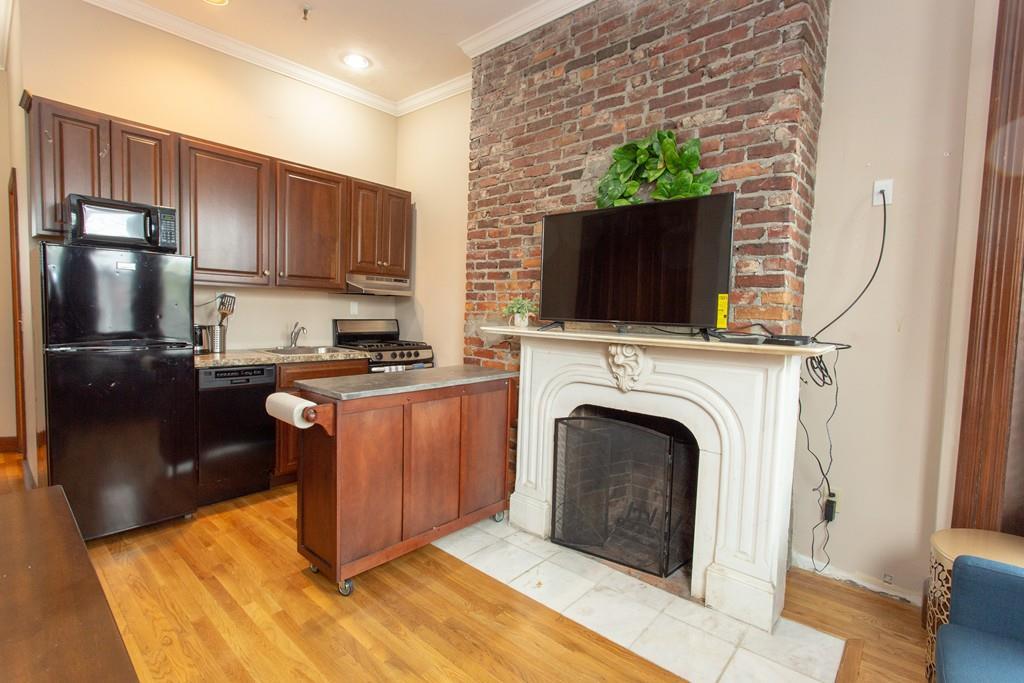 560 E Broadway - Photo 1