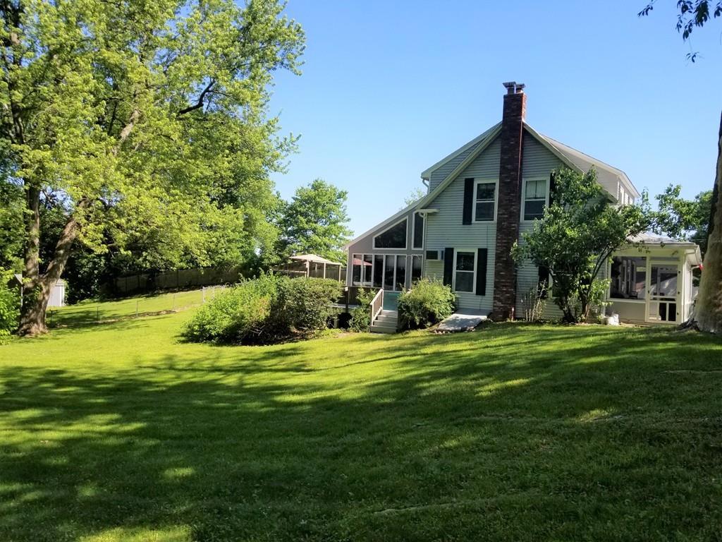 357 Kingsbury Ave - Photo 1