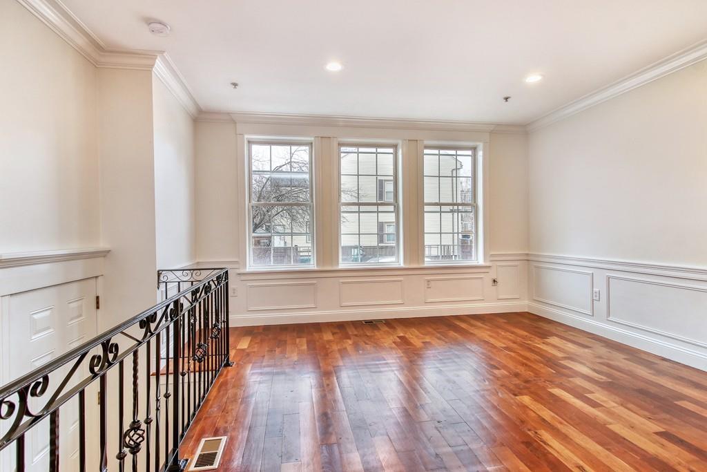 99 Baxter St - Photo 1