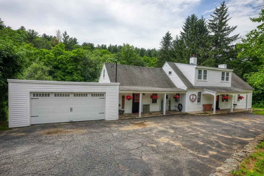 438 Main St - Photo 1