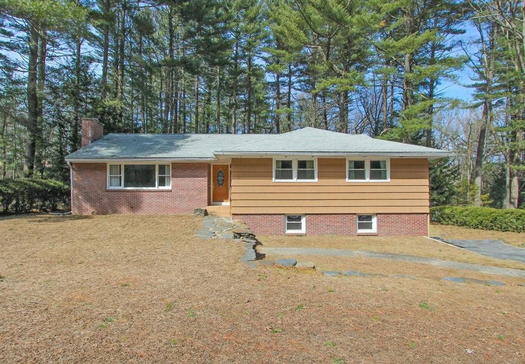 587 Westhampton Rd. - Photo 1