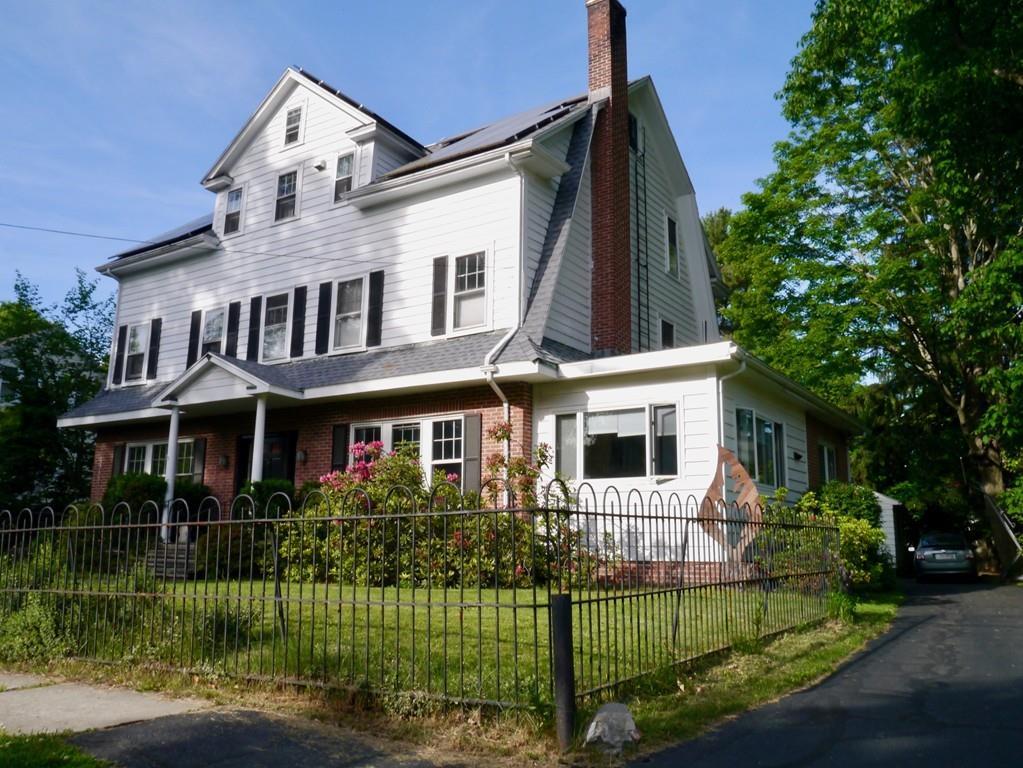 315 Lincoln Ave - Photo 1