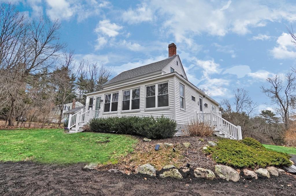 346 Chestnut St - Photo 1