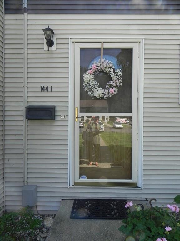 144 Autumn St - Photo 1