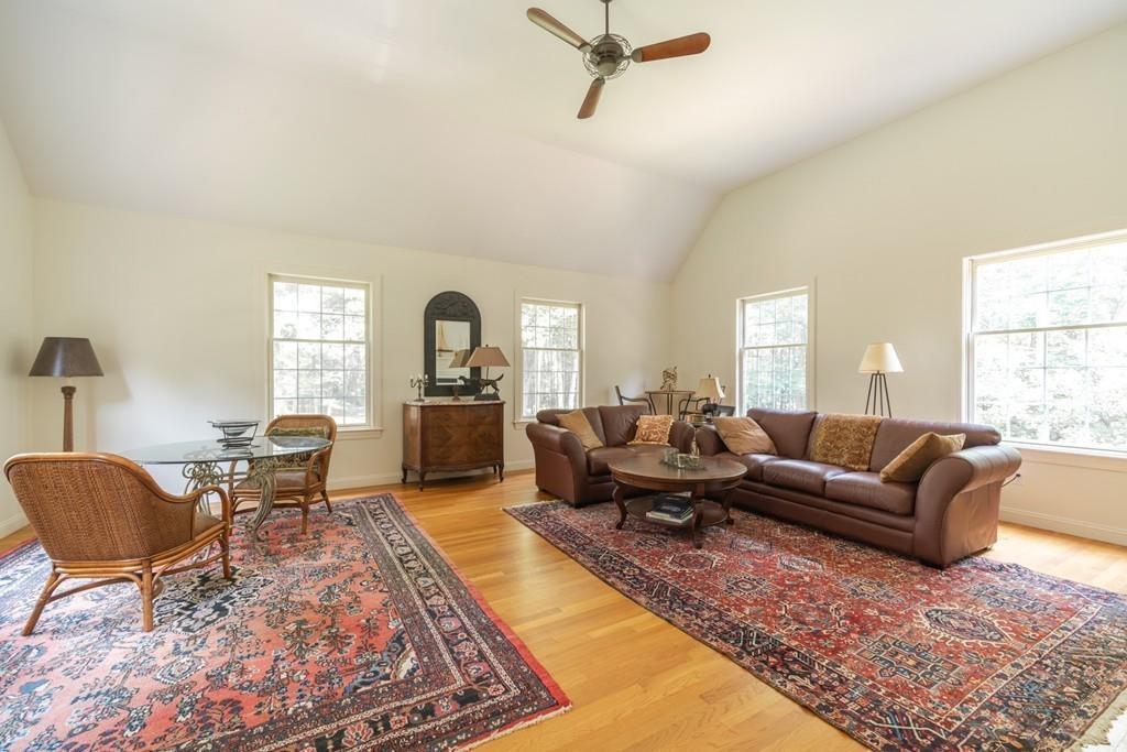 129 Apple Street - Photo 1