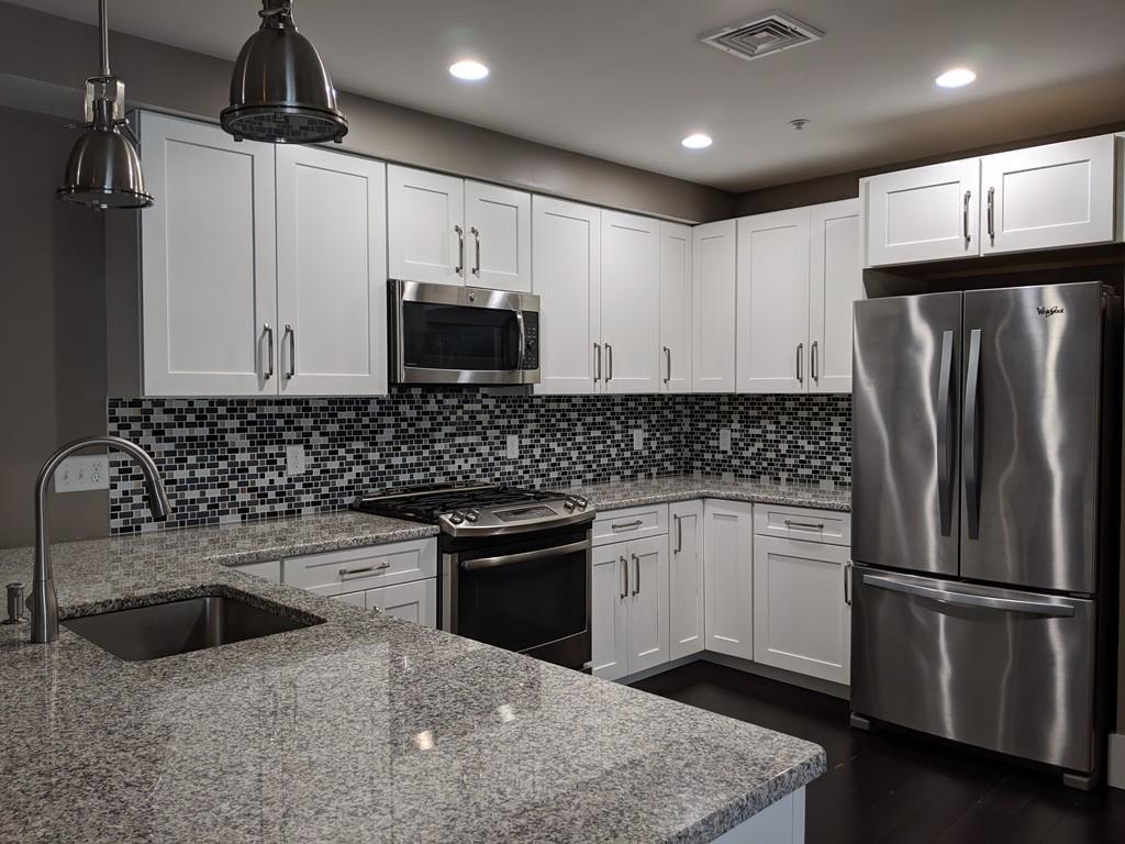 76 Court St - Photo 1