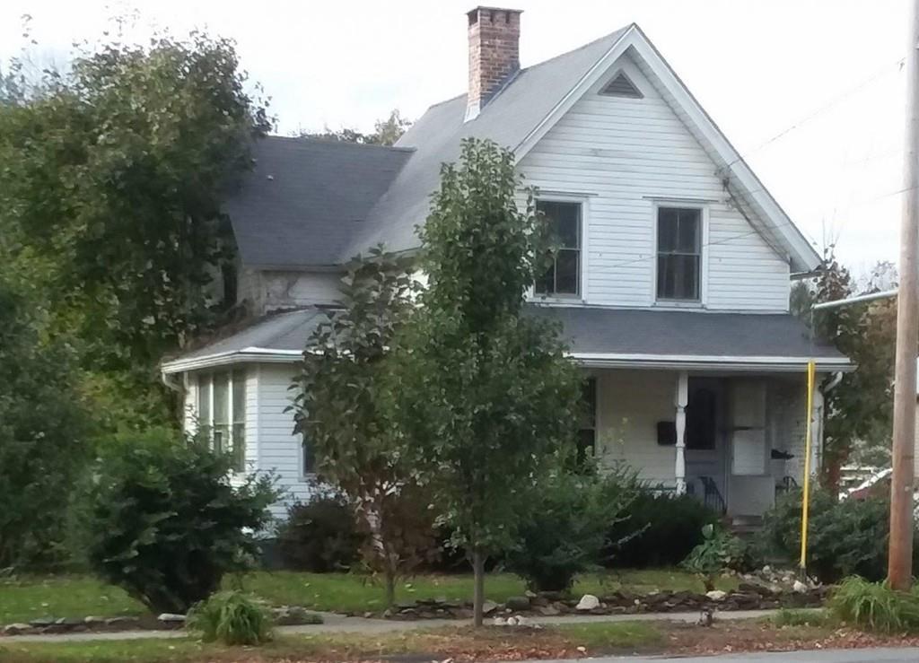 230 Davis St - Photo 1