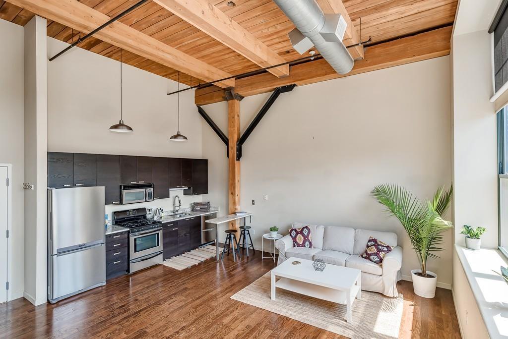 60 Dudley - Photo 1