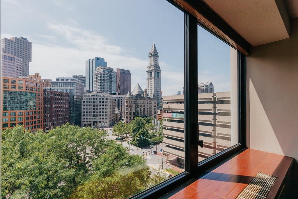 65 E India Row - Photo 1