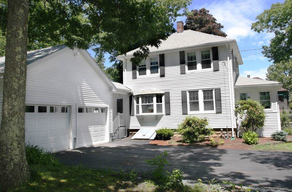 1209 Pleasant St - Photo 1