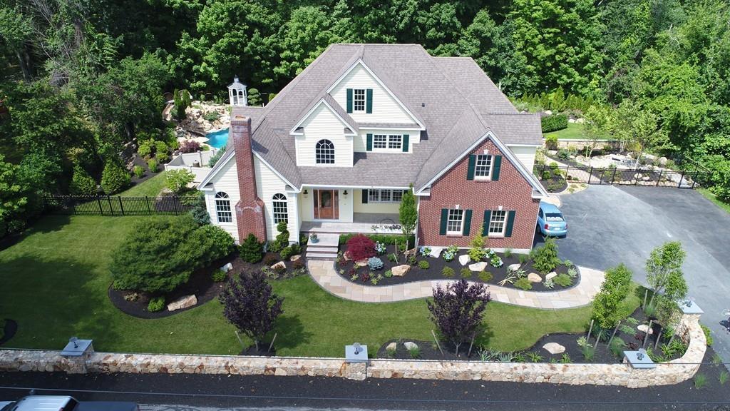 13 Whitewood Rd - Photo 1