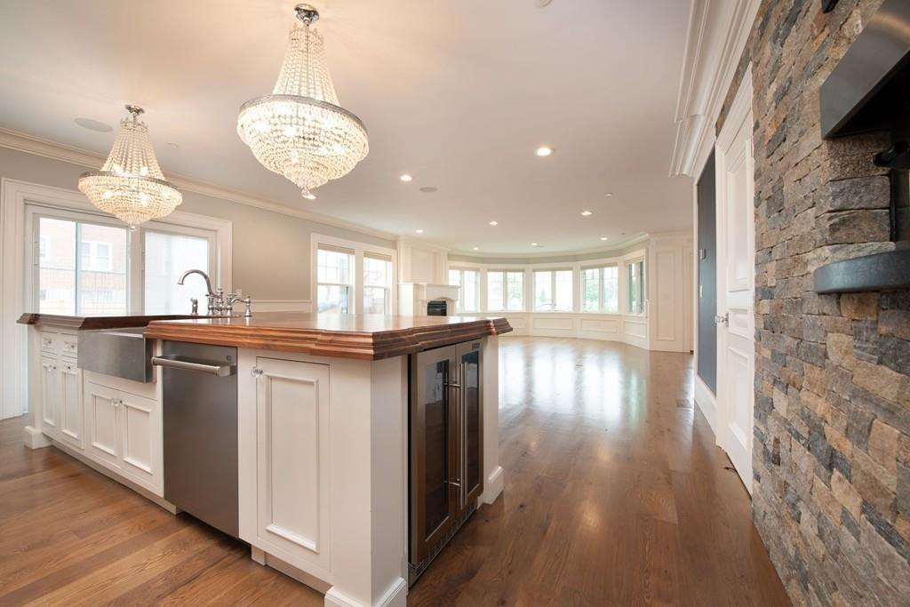 870 East Sixth Street - Photo 1