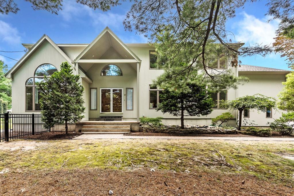 9 Oak Hill St - Photo 1