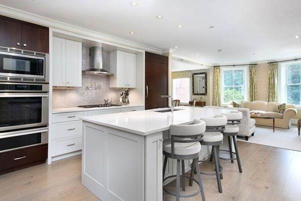 407 Shawmut Ave - Photo 1