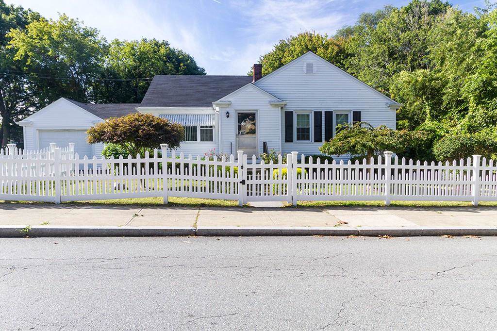 471 Aetna St - Photo 1