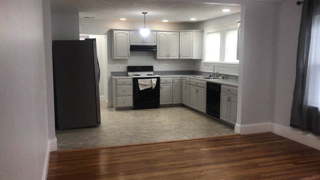 904 Main St - Photo 1