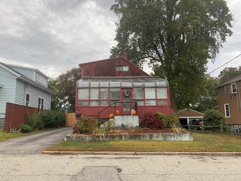224 Kennedy St - Photo 1