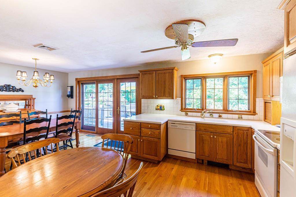 15 Eisenhower Dr - Photo 1