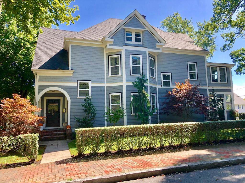 75 Governors Ave - Photo 1