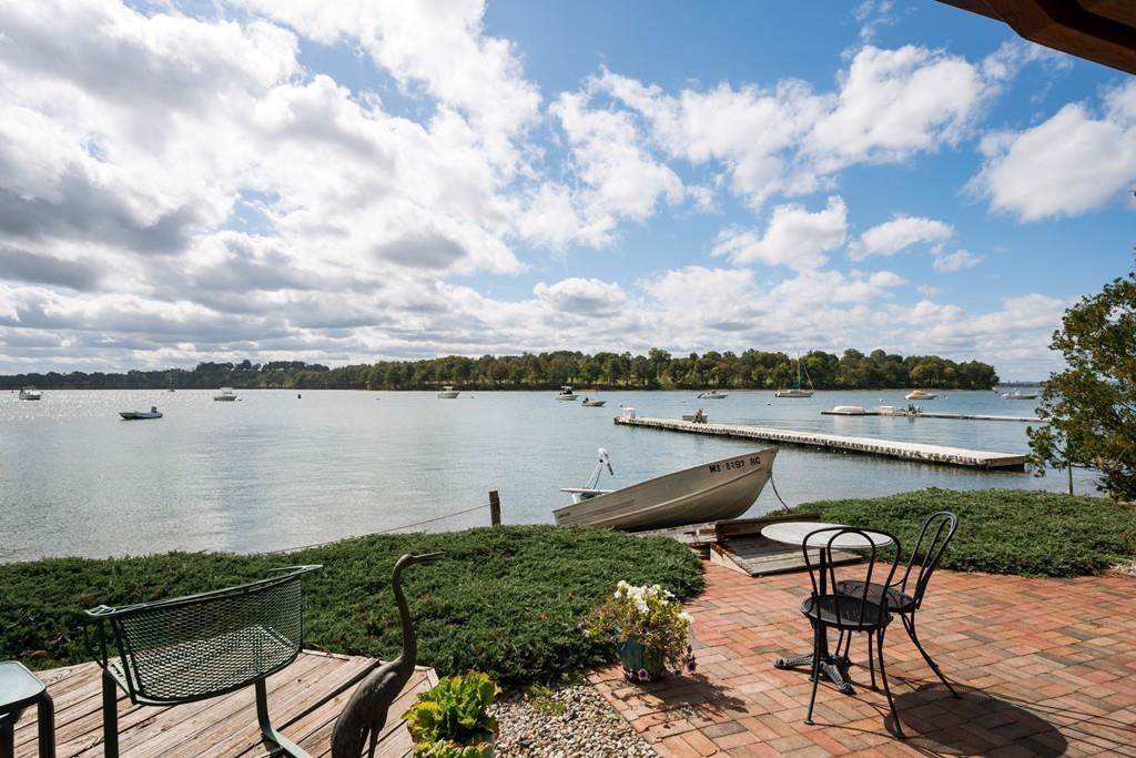 105 Edgewater Rd - Photo 1