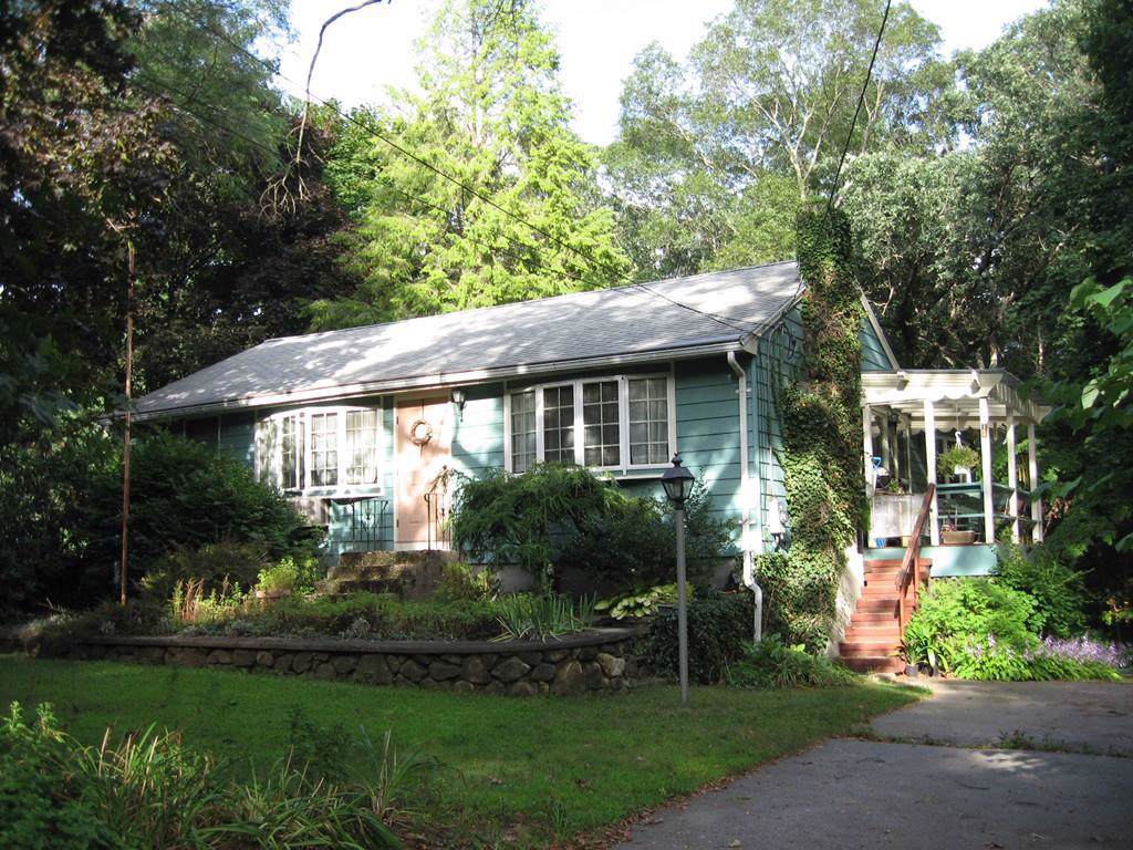 142 Oak Street - Photo 1