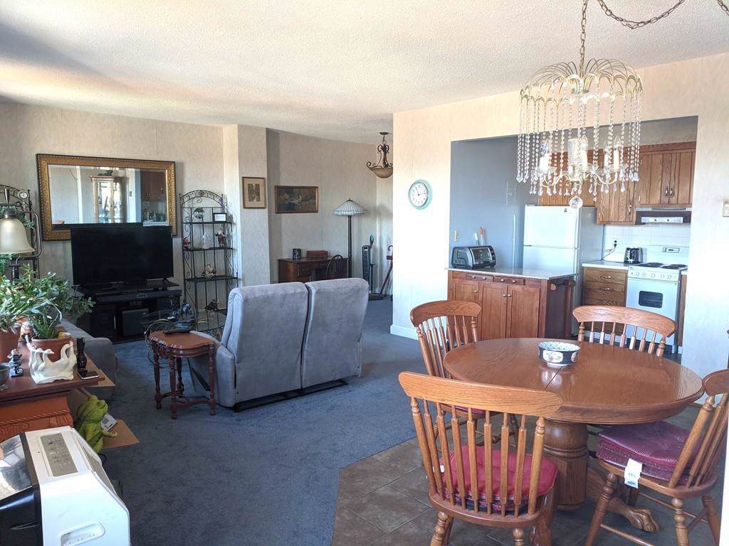 140 Chestnut St - Photo 1