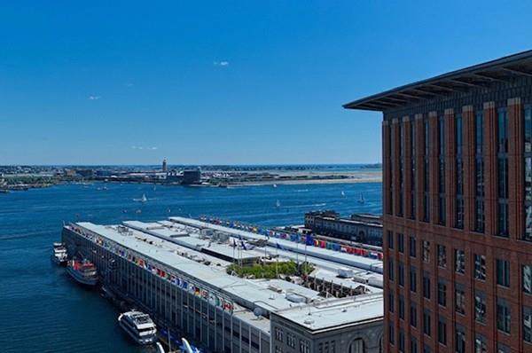 135 Seaport Boulevard - Photo 1