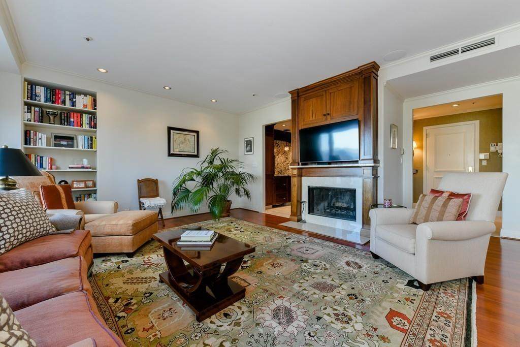 20 Rowes Wharf - Photo 1