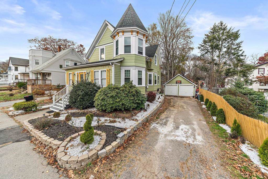 11 Seaver St - Photo 1