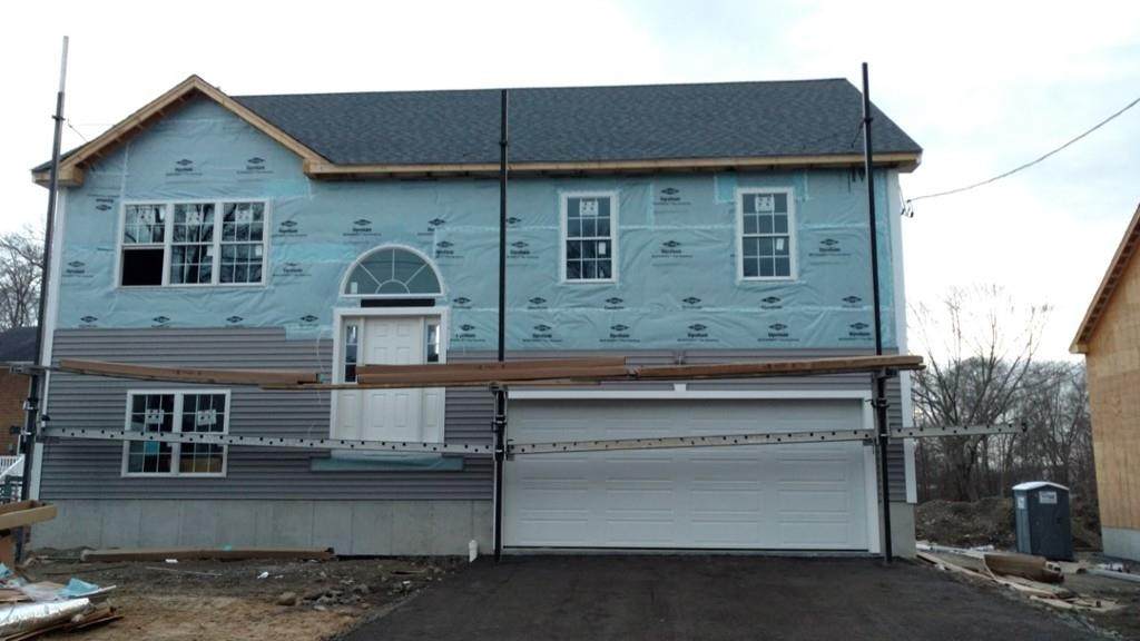 215 Alberta Ave - Photo 1