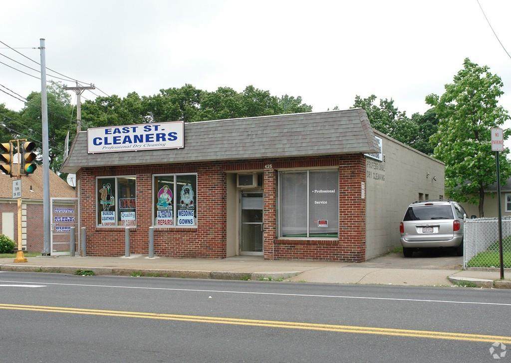 423 East St - Photo 1