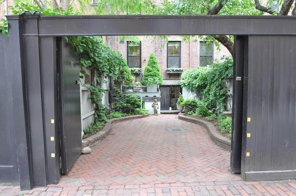 160 Mt Vernon St - Photo 1