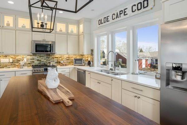 126 Baxter Ave - Photo 1