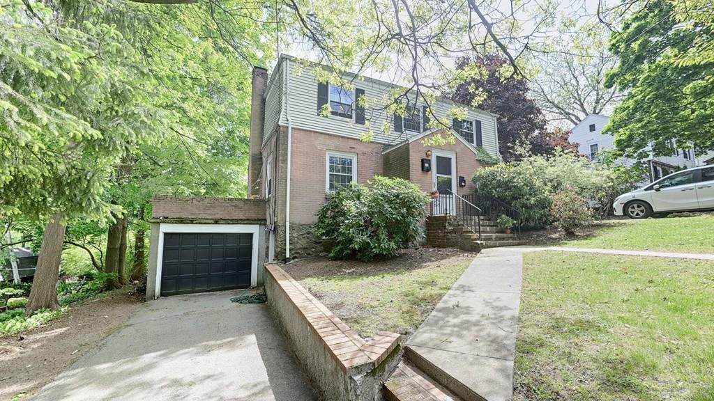 90 Summit Ave - Photo 1