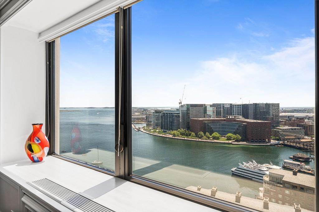 85 East India Row - Photo 1