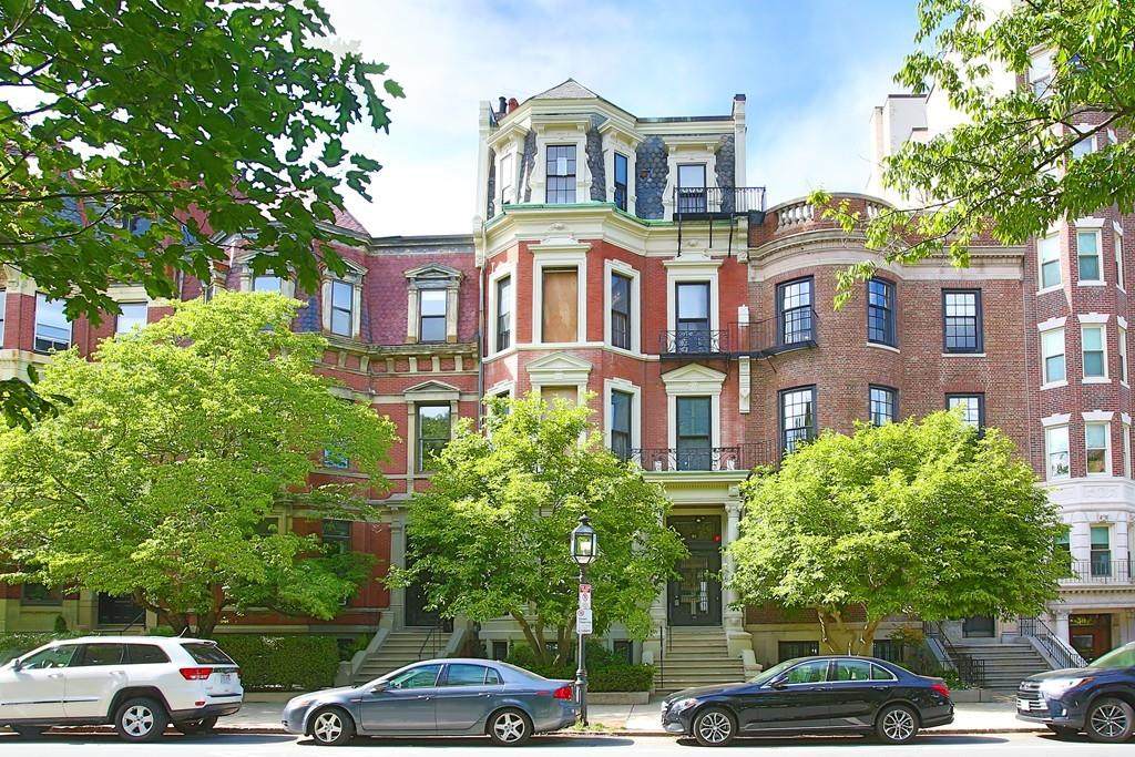 315 Commonwealth - Photo 1